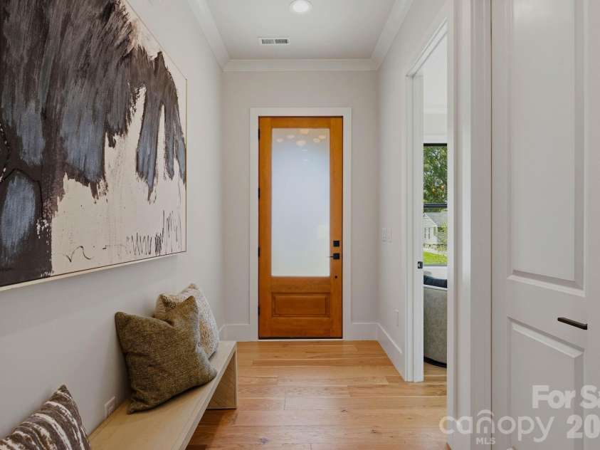 4645 Connecting Road, Charlotte, NC 28209.  MLS# CAR4371375, YatesRealty ID 33368. 