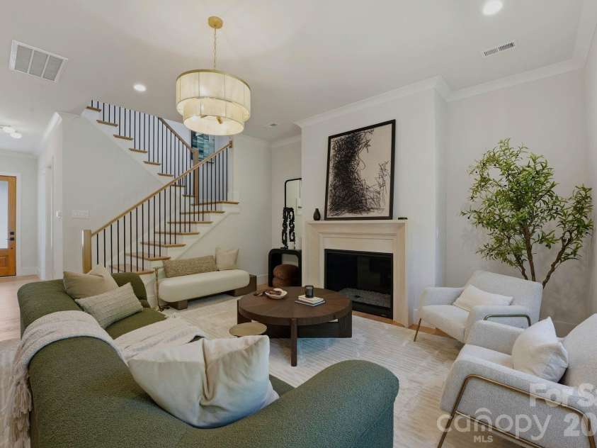 4645 Connecting Road, Charlotte, NC 28209.  MLS# CAR4371375, YatesRealty ID 33368. 