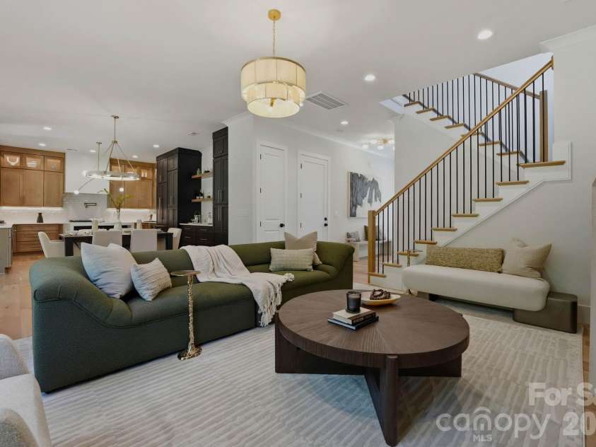 4645 Connecting Road, Charlotte, NC 28209.  MLS# CAR4371375, YatesRealty ID 33368. 