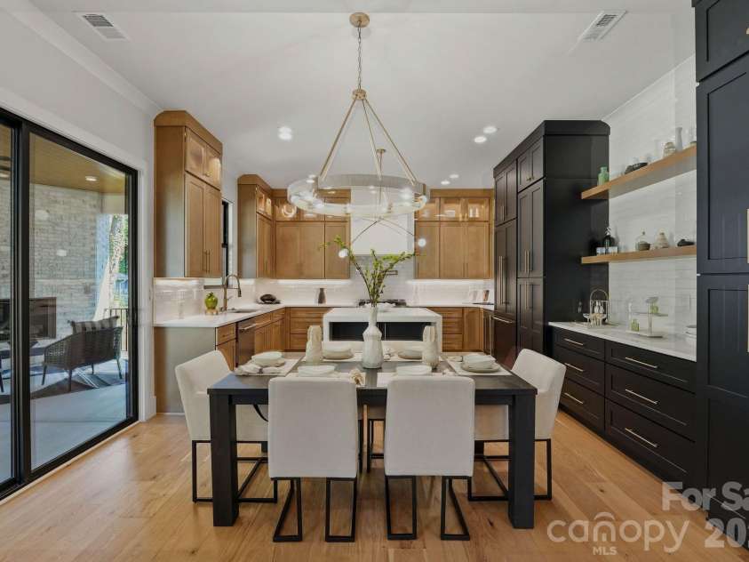 4645 Connecting Road, Charlotte, NC 28209.  MLS# CAR4371375, YatesRealty ID 33368. 
