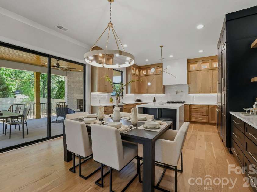 4645 Connecting Road, Charlotte, NC 28209.  MLS# CAR4371375, YatesRealty ID 33368. 