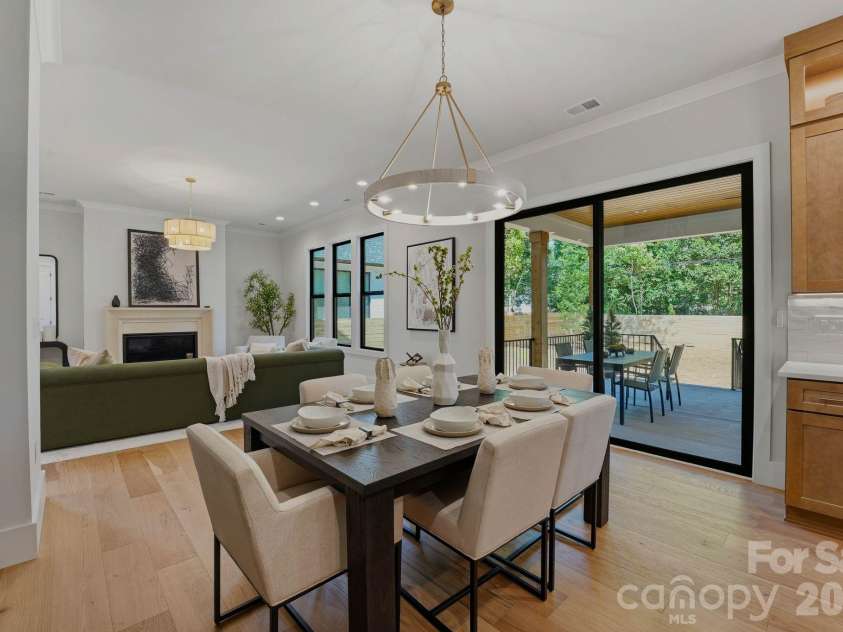 4645 Connecting Road, Charlotte, NC 28209.  MLS# CAR4371375, YatesRealty ID 33368. 