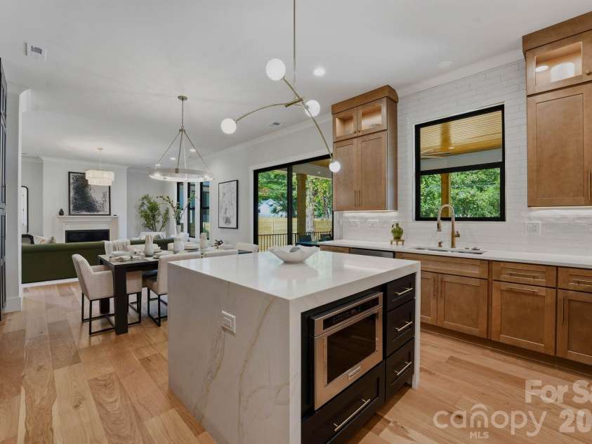4645 Connecting Road, Charlotte, NC 28209.  MLS# CAR4371375, YatesRealty ID 33368. 