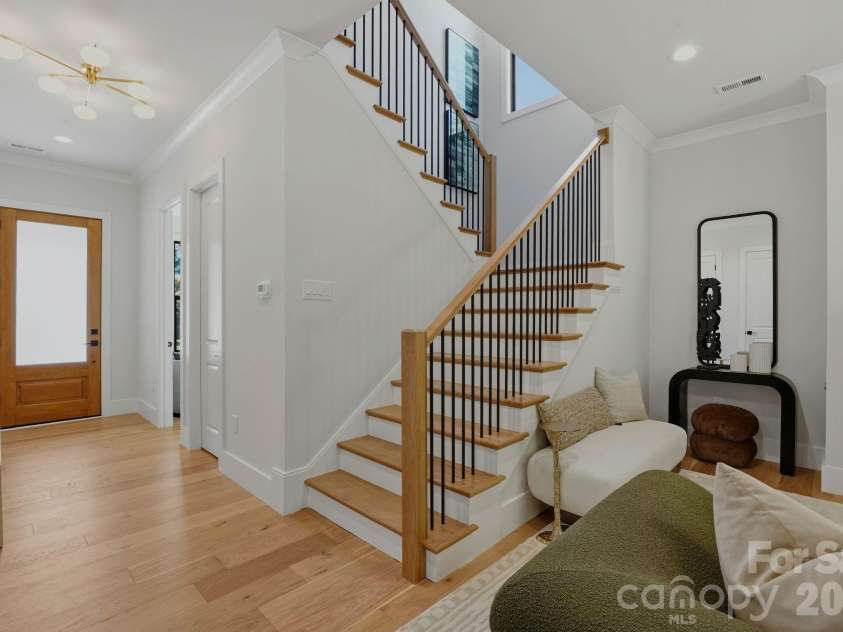 4645 Connecting Road, Charlotte, NC 28209.  MLS# CAR4371375, YatesRealty ID 33368. 