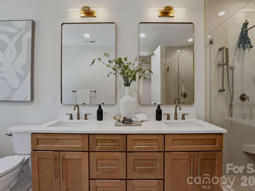 4645 Connecting Road, Charlotte, NC 28209.  MLS# CAR4371375, YatesRealty ID 33368. 
