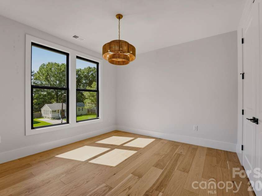 4645 Connecting Road, Charlotte, NC 28209.  MLS# CAR4371375, YatesRealty ID 33368. 