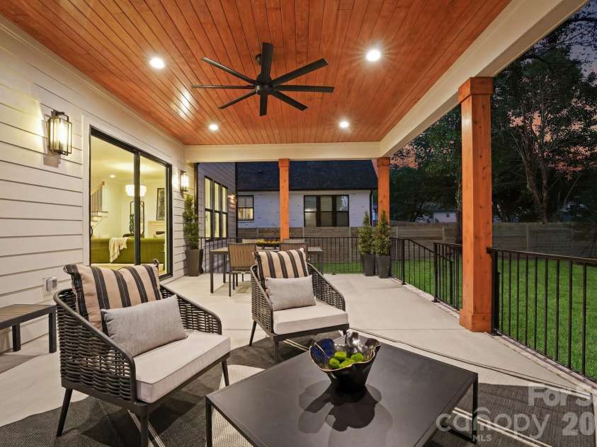 4645 Connecting Road, Charlotte, NC 28209.  MLS# CAR4371375, YatesRealty ID 33368. 