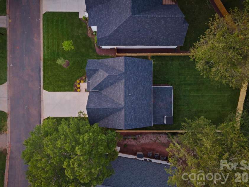 4645 Connecting Road, Charlotte, NC 28209.  MLS# CAR4371375, YatesRealty ID 33368. 