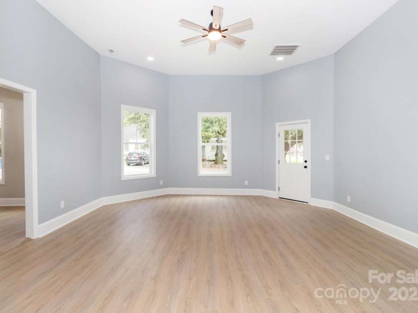 309 Ross Street, Marshville, NC 28103.  MLS# CAR4285303, YatesRealty ID 33369. Living Room