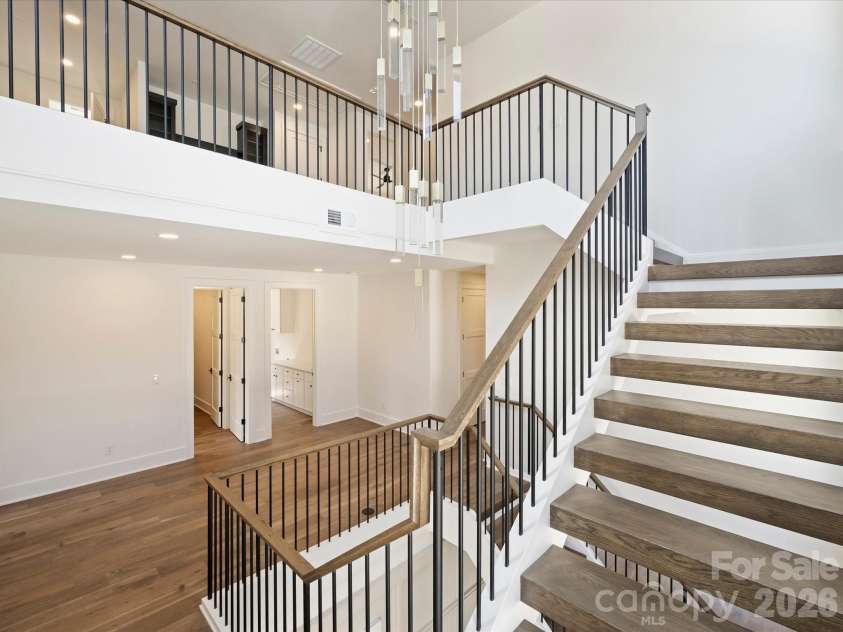 927 Laurel Creek Lane, Charlotte, NC 28211.  MLS# CAR4370623, YatesRealty ID 33369. 