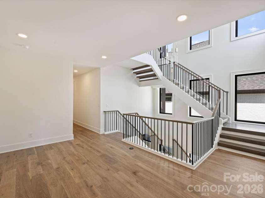 927 Laurel Creek Lane, Charlotte, NC 28211.  MLS# CAR4370623, YatesRealty ID 33369. Loft area on the 2nd floor.
