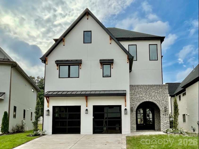 927 Laurel Creek Lane, Charlotte, NC 28211.  MLS# CAR4370623, YatesRealty ID 33369. New construction with stunning design features.