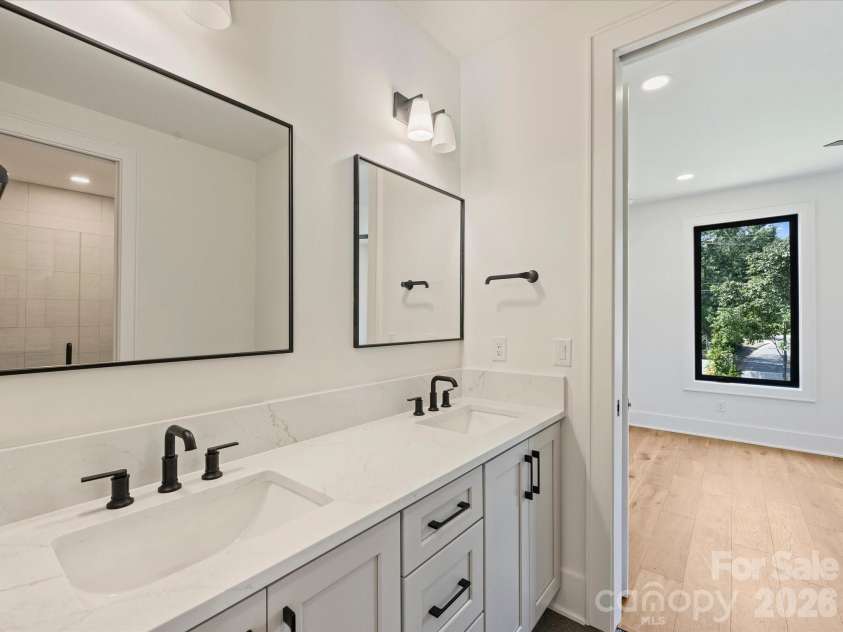 927 Laurel Creek Lane, Charlotte, NC 28211.  MLS# CAR4370623, YatesRealty ID 33369. Shared bath for 3rd and 4th bedrooms