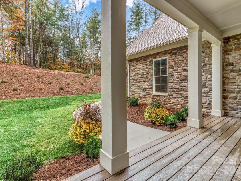 844 Settlers Trail, Mars Hill, NC 28754.  MLS# CAR4253939, YatesRealty ID 3337. 