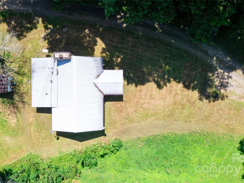 805 Frosty Ridge Road, Sylva, NC 28779.  MLS# CAR4293744, YatesRealty ID 33370. 