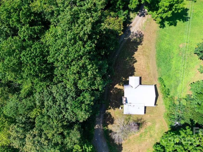 805 Frosty Ridge Road, Sylva, NC 28779.  MLS# CAR4293744, YatesRealty ID 33370. 