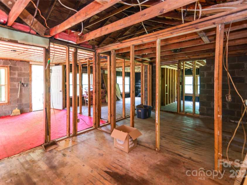 805 Frosty Ridge Road, Sylva, NC 28779.  MLS# CAR4293744, YatesRealty ID 33370. 