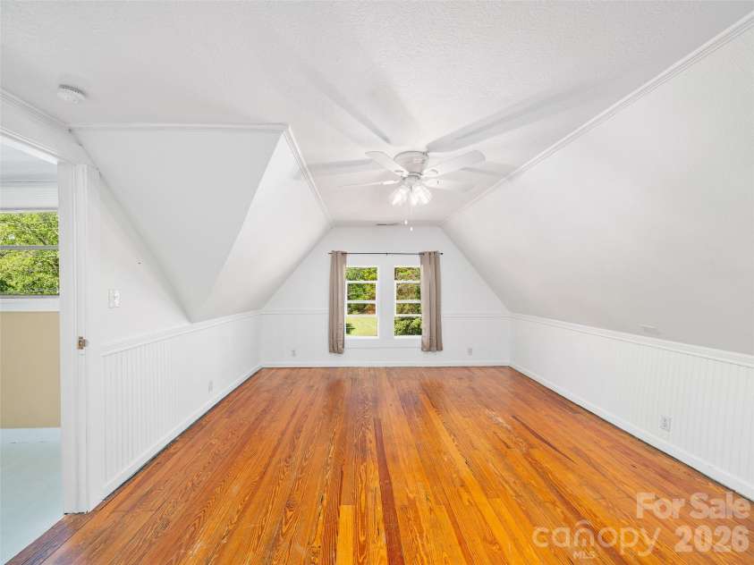 118 Robertson Street, Burnsville, NC 28714.  MLS# CAR4381376, YatesRealty ID 33371. 