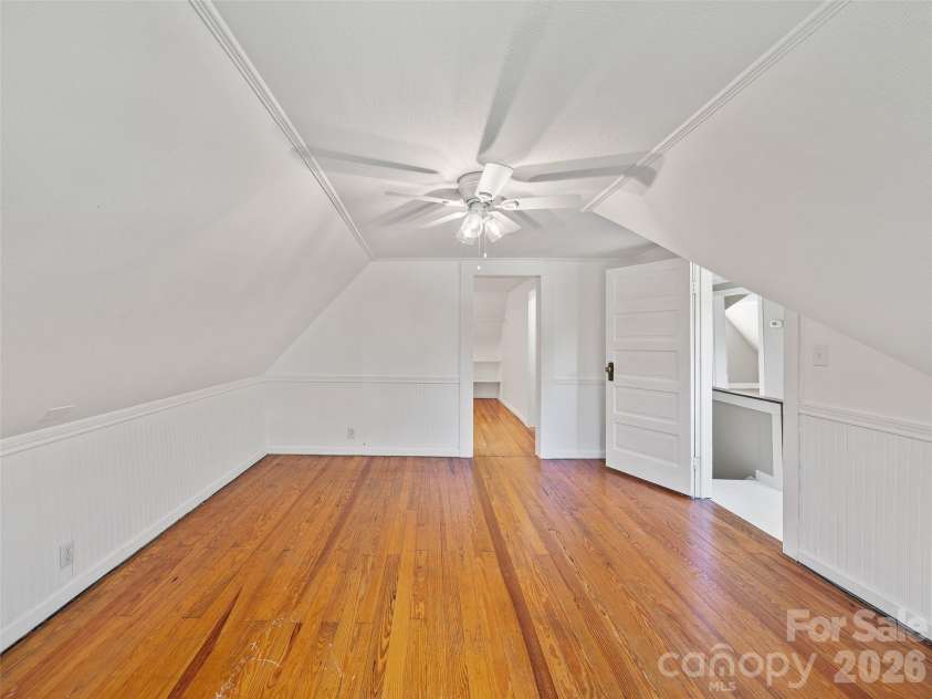 118 Robertson Street, Burnsville, NC 28714.  MLS# CAR4381376, YatesRealty ID 33371. 