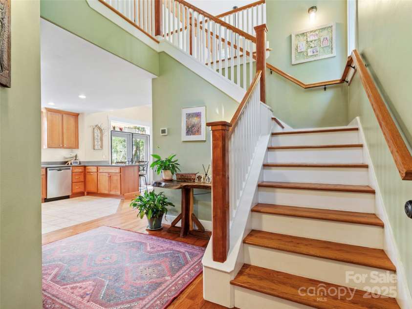 97 Gordon Lane, Burnsville, NC 28714.  MLS# CAR4293904, YatesRealty ID 33371. 