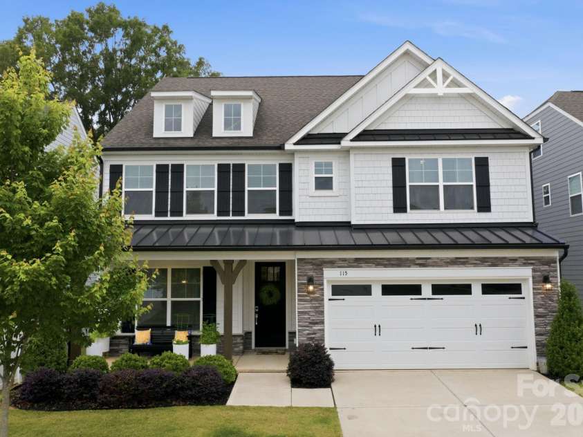115 Summerhill Drive, Mooresville, NC 28115.  MLS# CAR4382951, YatesRealty ID 33372. 