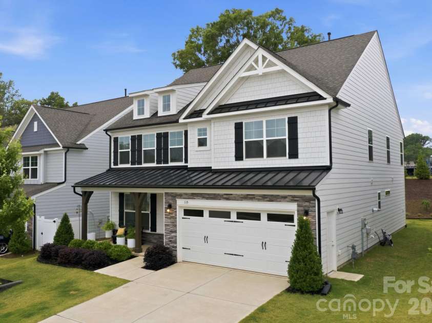 115 Summerhill Drive, Mooresville, NC 28115.  MLS# CAR4382951, YatesRealty ID 33372. 