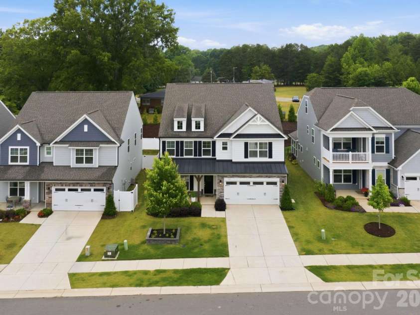 115 Summerhill Drive, Mooresville, NC 28115.  MLS# CAR4382951, YatesRealty ID 33372. 