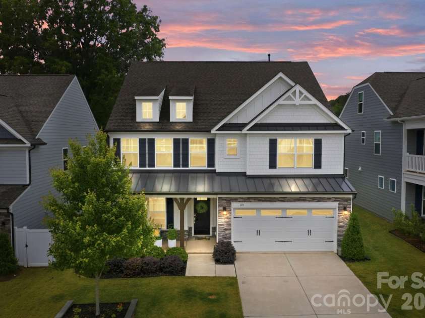 115 Summerhill Drive, Mooresville, NC 28115.  MLS# CAR4382951, YatesRealty ID 33372. 