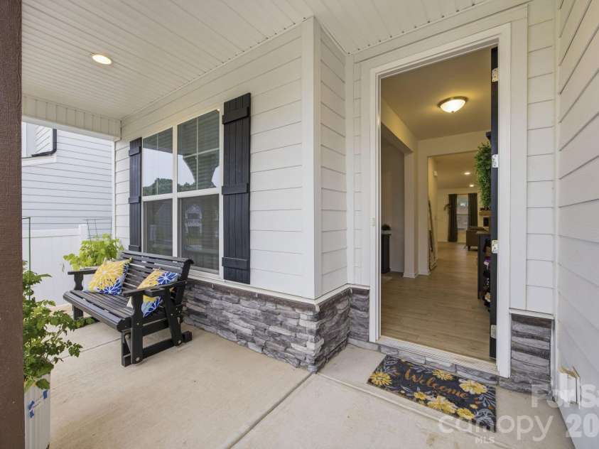115 Summerhill Drive, Mooresville, NC 28115.  MLS# CAR4382951, YatesRealty ID 33372. 