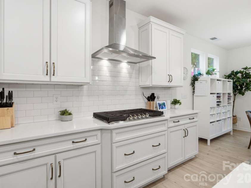115 Summerhill Drive, Mooresville, NC 28115.  MLS# CAR4382951, YatesRealty ID 33372. 