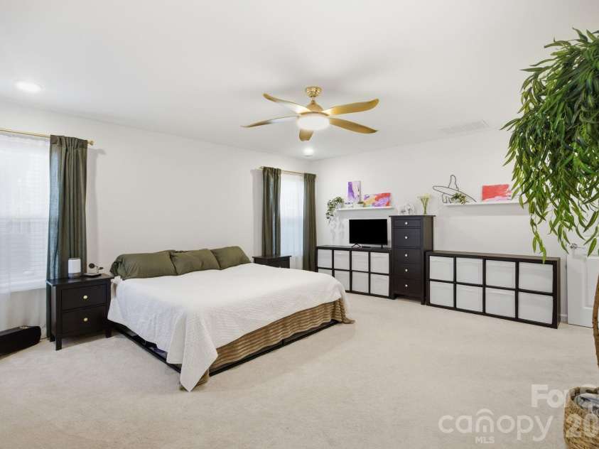 115 Summerhill Drive, Mooresville, NC 28115.  MLS# CAR4382951, YatesRealty ID 33372. 
