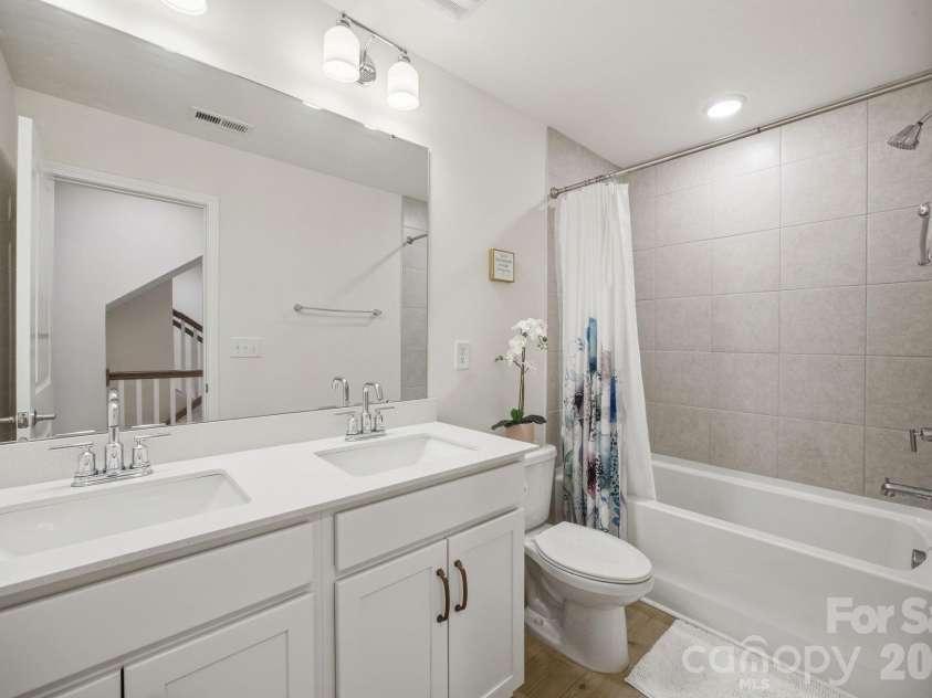 115 Summerhill Drive, Mooresville, NC 28115.  MLS# CAR4382951, YatesRealty ID 33372. 