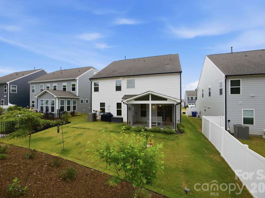 115 Summerhill Drive, Mooresville, NC 28115.  MLS# CAR4382951, YatesRealty ID 33372. 