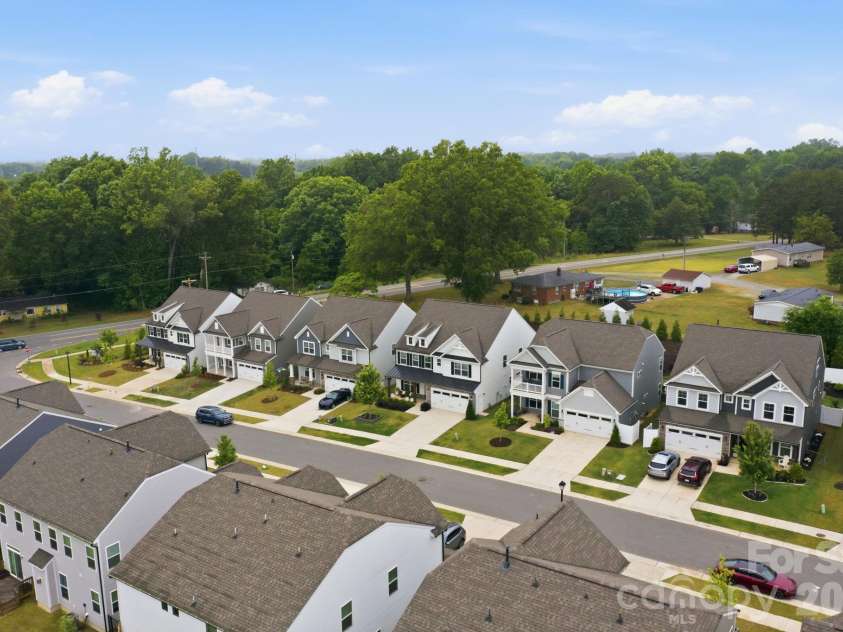 115 Summerhill Drive, Mooresville, NC 28115.  MLS# CAR4382951, YatesRealty ID 33372. 