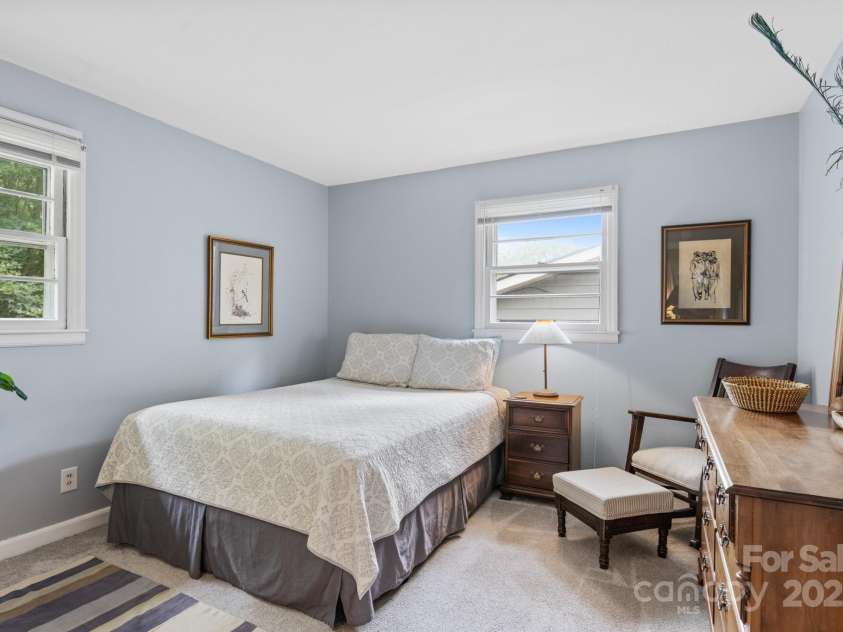 28 Woodgate Road, Asheville, NC 28806.  MLS# CAR4288868, YatesRealty ID 33372. 