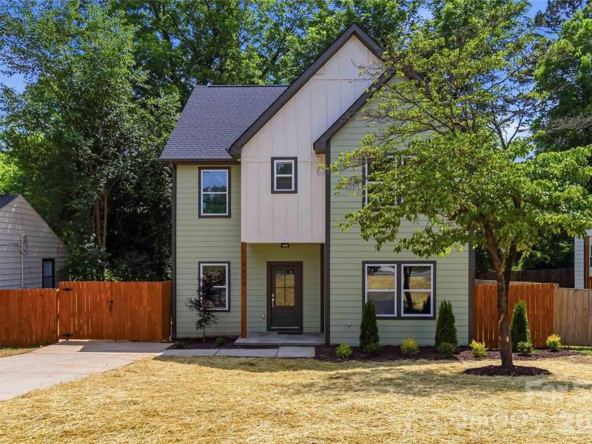 3409 Rogers Street, Charlotte, NC 28208.  MLS# CAR4384985, YatesRealty ID 33373. 