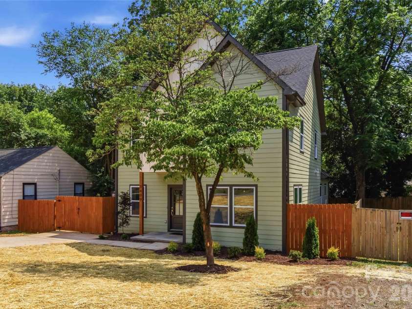 3409 Rogers Street, Charlotte, NC 28208.  MLS# CAR4384985, YatesRealty ID 33373. 