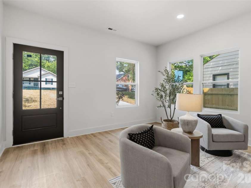 3409 Rogers Street, Charlotte, NC 28208.  MLS# CAR4384985, YatesRealty ID 33373. 