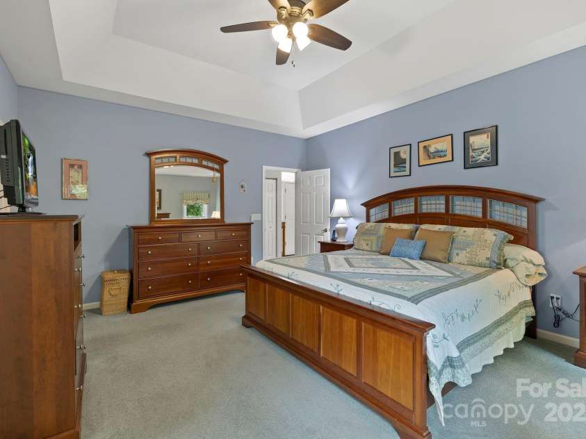 3000 Middleton Way Court, Hendersonville, NC 28791.  MLS# CAR4285309, YatesRealty ID 33374. 