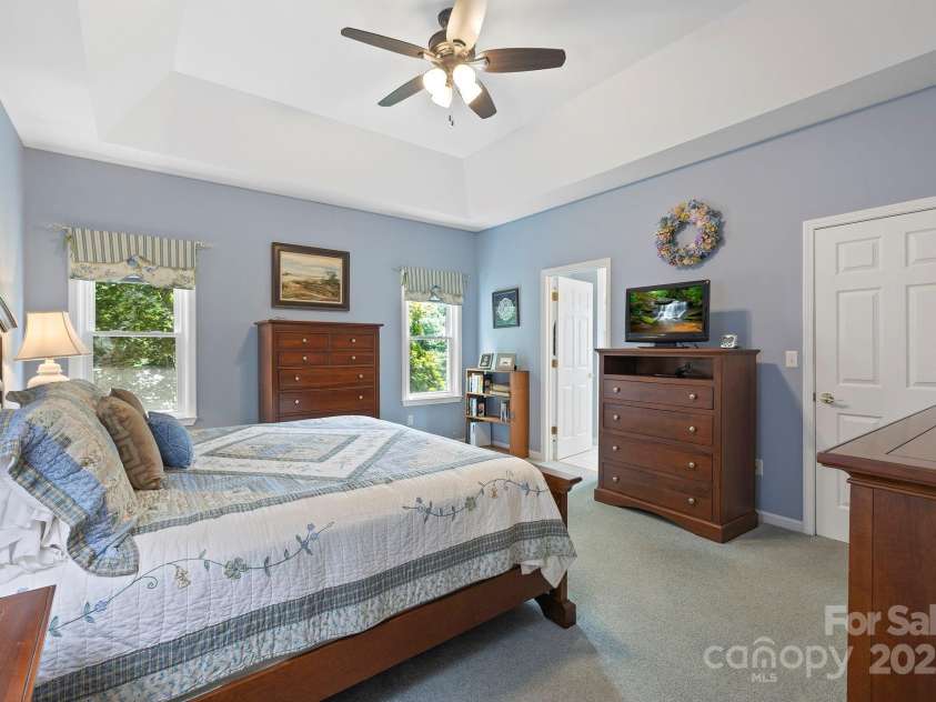 3000 Middleton Way Court, Hendersonville, NC 28791.  MLS# CAR4285309, YatesRealty ID 33374. 