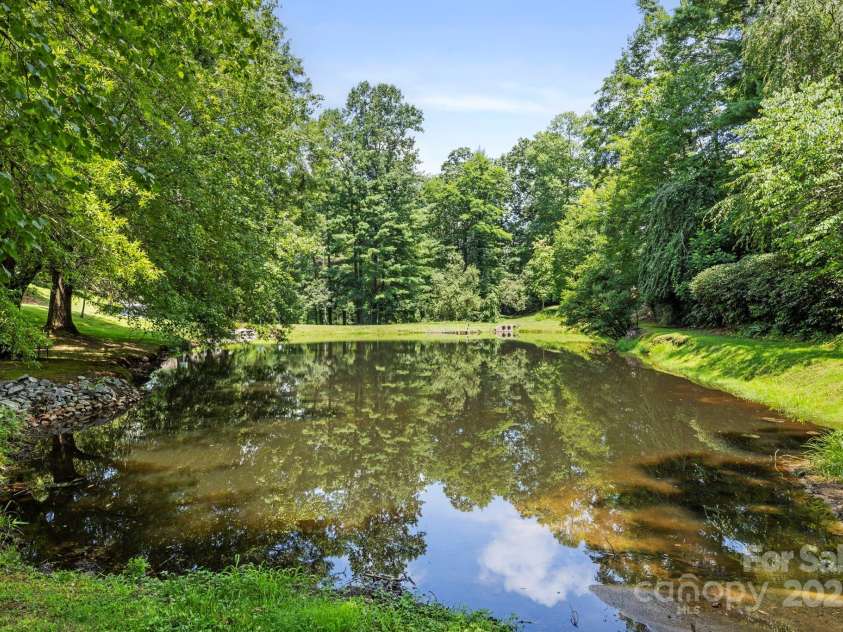 3000 Middleton Way Court, Hendersonville, NC 28791.  MLS# CAR4285309, YatesRealty ID 33374. 