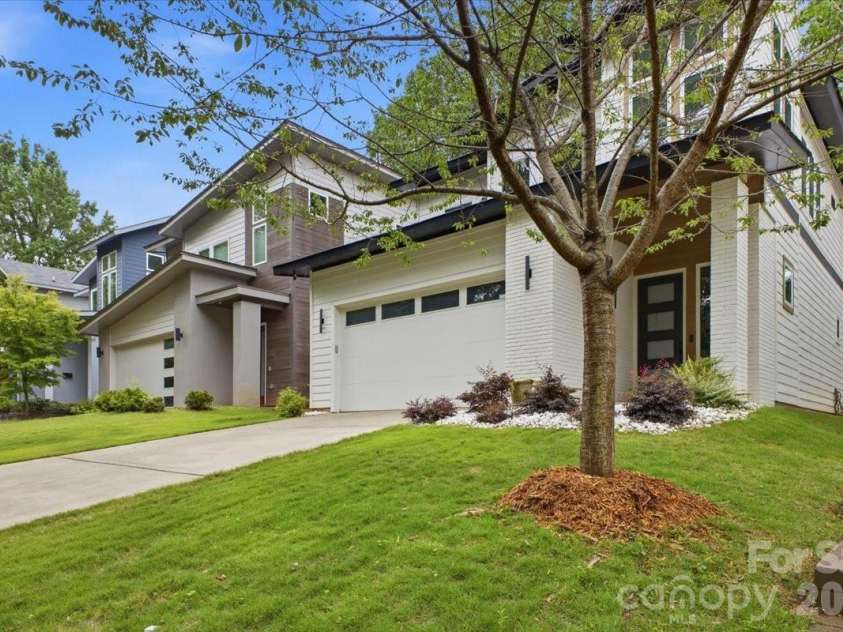 3116 Creighton Drive, Charlotte, NC 28205.  MLS# CAR4382837, YatesRealty ID 33374. 