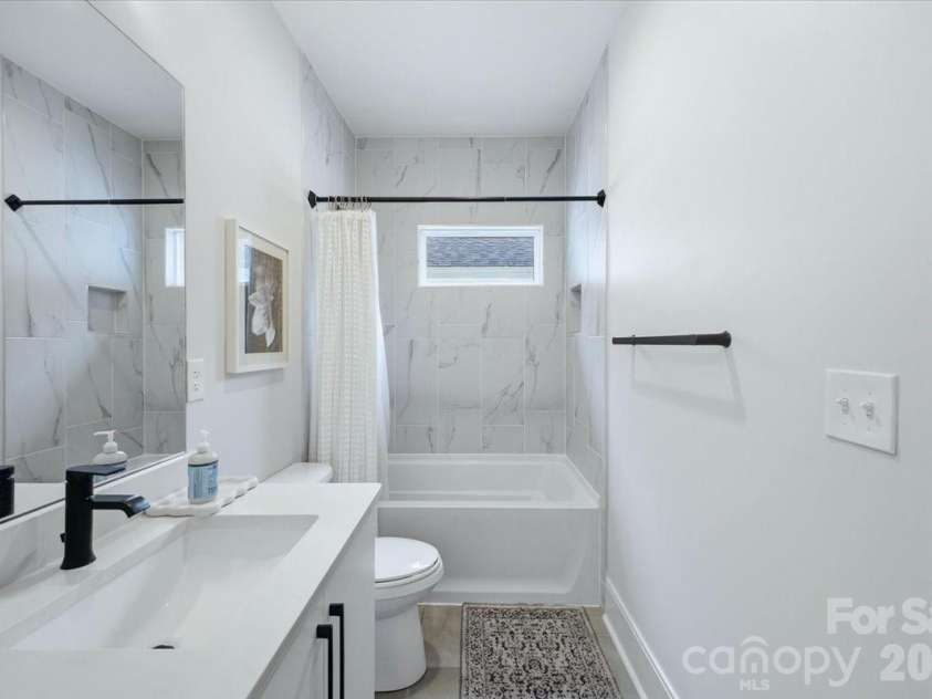 3116 Creighton Drive, Charlotte, NC 28205.  MLS# CAR4382837, YatesRealty ID 33374. 