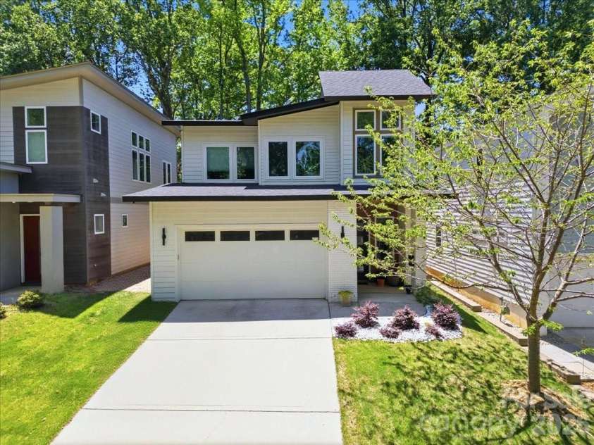 3116 Creighton Drive, Charlotte, NC 28205.  MLS# CAR4382837, YatesRealty ID 33374. 