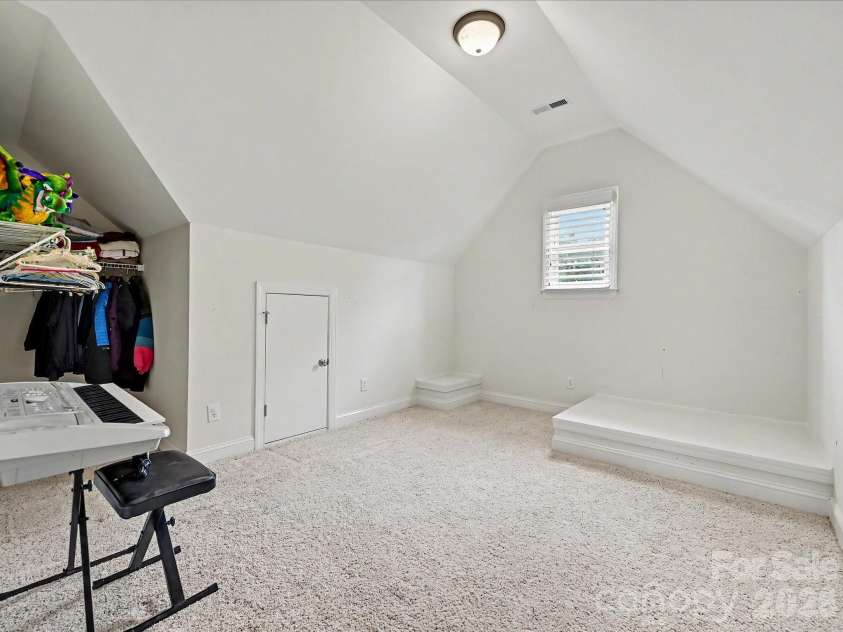 7513 Meadowgate Lane, Waxhaw, NC 28173.  MLS# CAR4386357, YatesRealty ID 33375. Flex Space