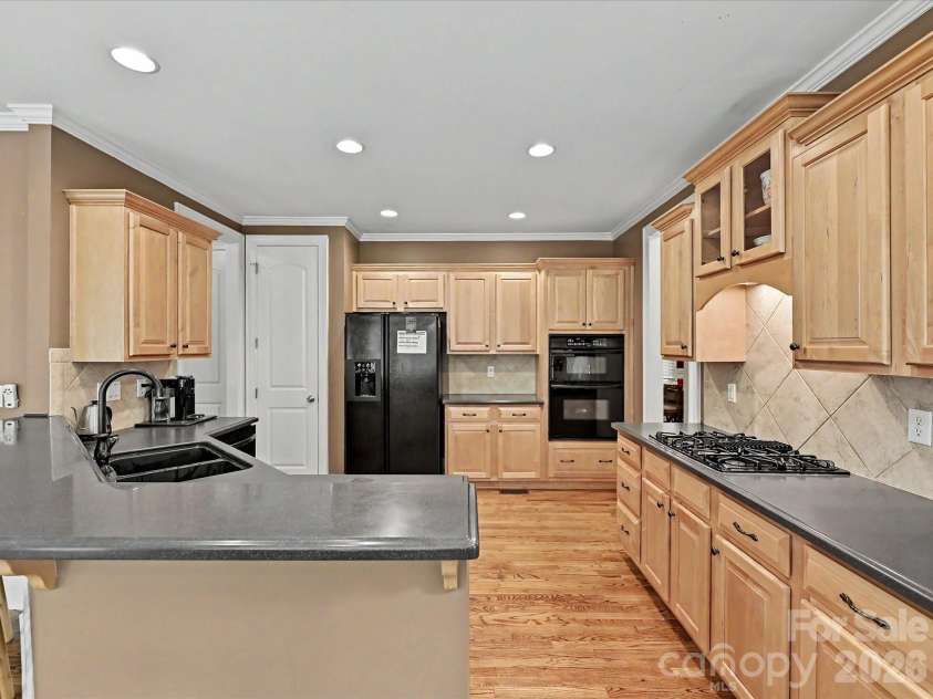 7513 Meadowgate Lane, Waxhaw, NC 28173.  MLS# CAR4386357, YatesRealty ID 33375. Kitchen