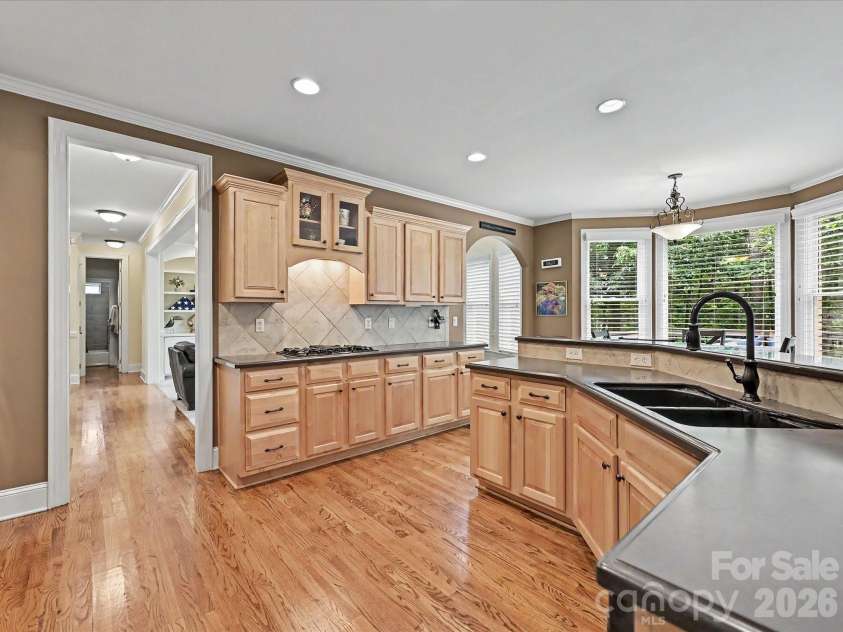 7513 Meadowgate Lane, Waxhaw, NC 28173.  MLS# CAR4386357, YatesRealty ID 33375. Kitchen