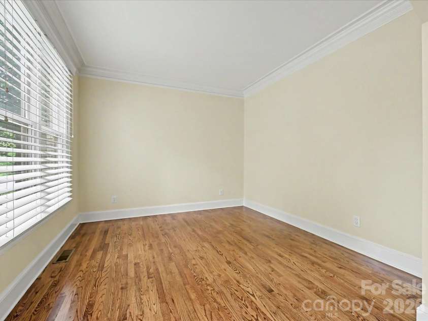 7513 Meadowgate Lane, Waxhaw, NC 28173.  MLS# CAR4386357, YatesRealty ID 33375. Living Rm