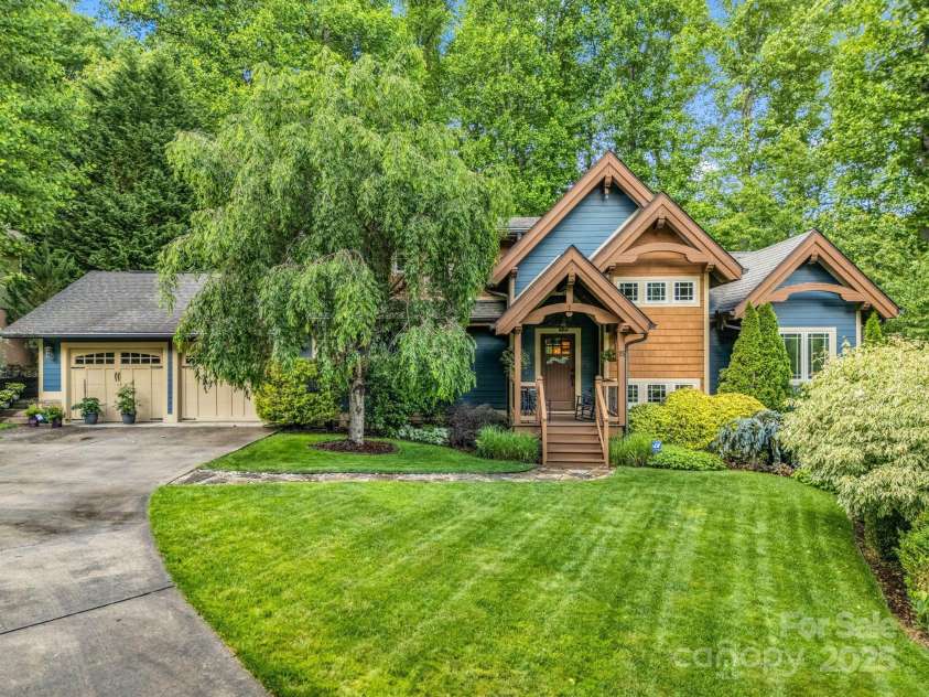 15 Sandy Branch, Black Mountain, NC 28711.  MLS# CAR4263340, YatesRealty ID 33376. 