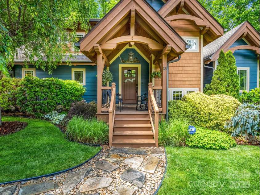 15 Sandy Branch, Black Mountain, NC 28711.  MLS# CAR4263340, YatesRealty ID 33376. 